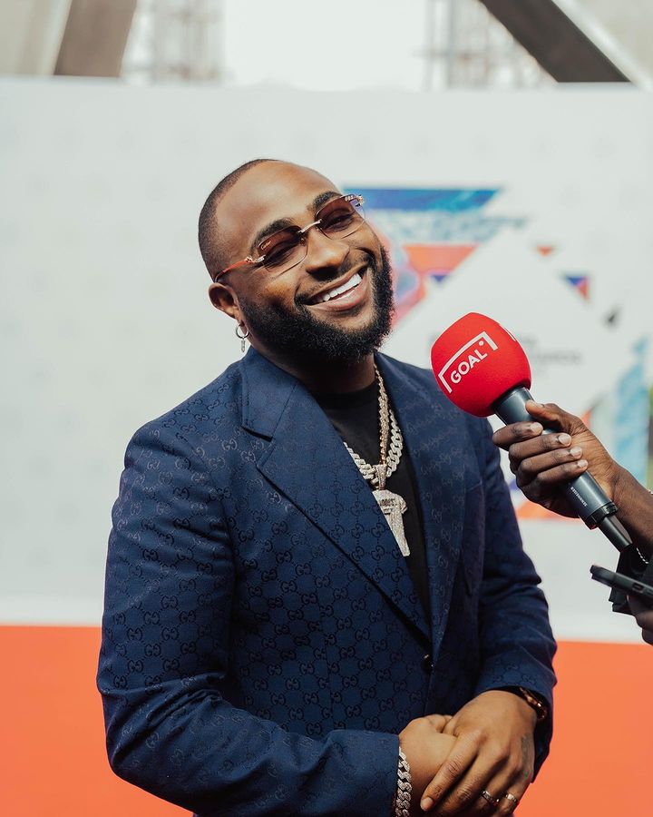 Davido “Stop Circulating Old Photos”